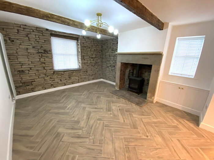 2 Bedroom Cottage For Sale In Counthill Road, OL4