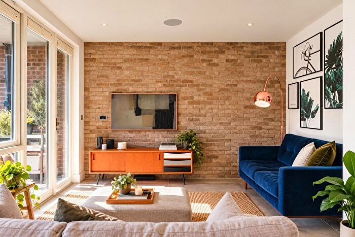 1 Bedroom Apartment For Sale In Wadeson Street, Bethnal Green, London, E2