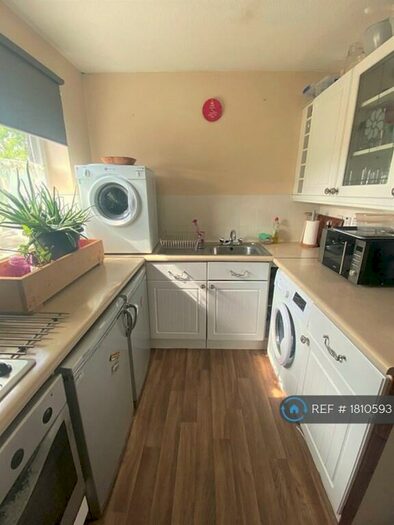 1 Bedroom Flat To Rent In Shafter Road, Dagenham, RM10