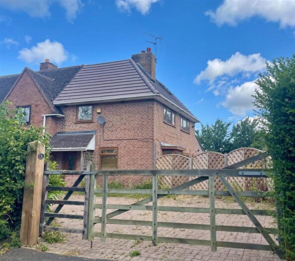 3 Bedroom Semi-Detached House For Sale In Abbeyfields, Great Haywood, ST18