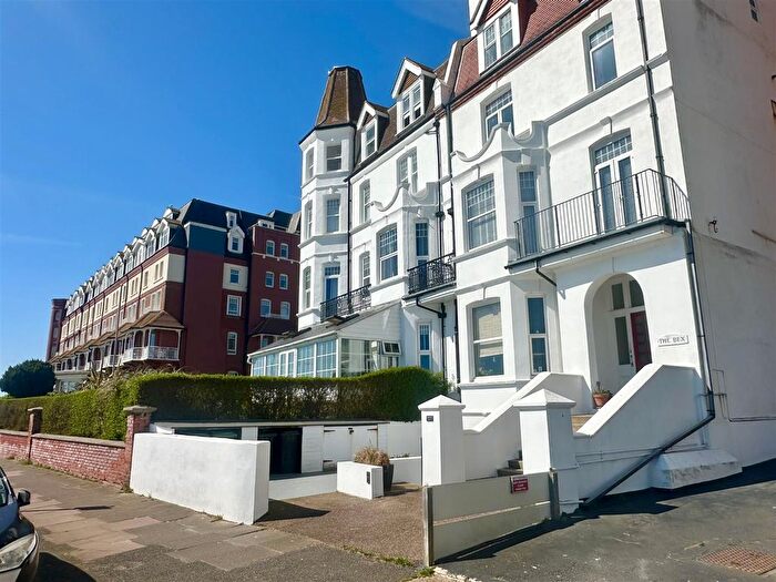 3 Bedroom Flat For Sale In De La Warr Parade, Bexhill-On-Sea, TN40