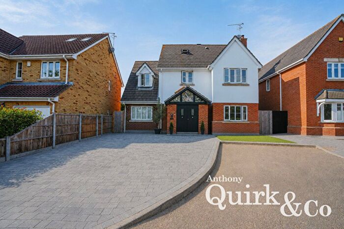 5 Bedroom Detached House For Sale In Magnolia Close, Canvey Island, SS8