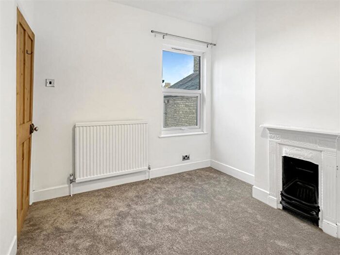 3 Bedroom Terraced House For Sale In Cherry Hinton Road, Cambridge, CB1