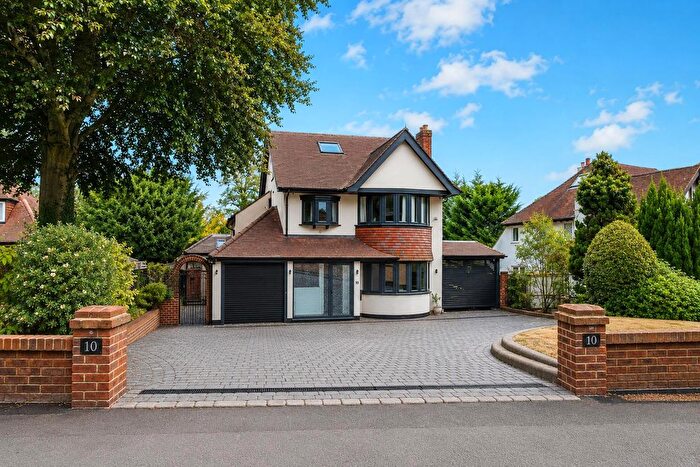 6 Bedroom Detached House For Sale In West Way, Carshalton Beeches, SM5