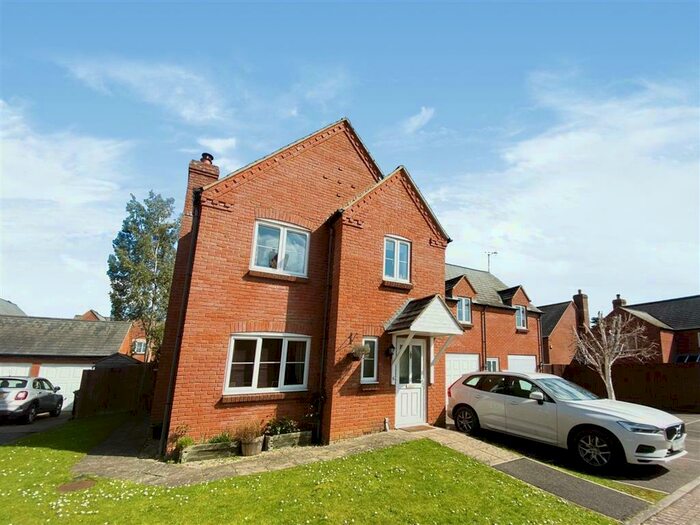 3 Bedroom Property To Rent In Cox's Meadow, Lea, Ross-on-Wye, HR9