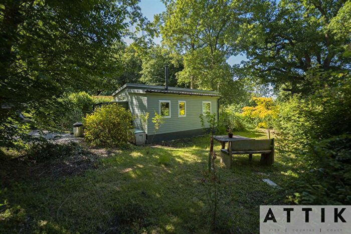 2 Bedroom Mobile Home For Sale In Sleepy Valley, Holton, IP19