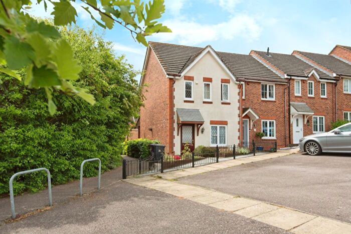 3 Bedroom Semi-Detached House For Sale In Fairfield Way, Stevenage, SG1