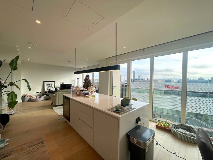 2 Bedroom Flat To Rent In White City Living, London, W12