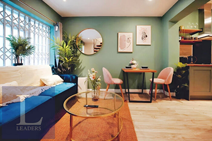 2 Bedroom Terraced House To Rent In St. Georges Mews, BN1