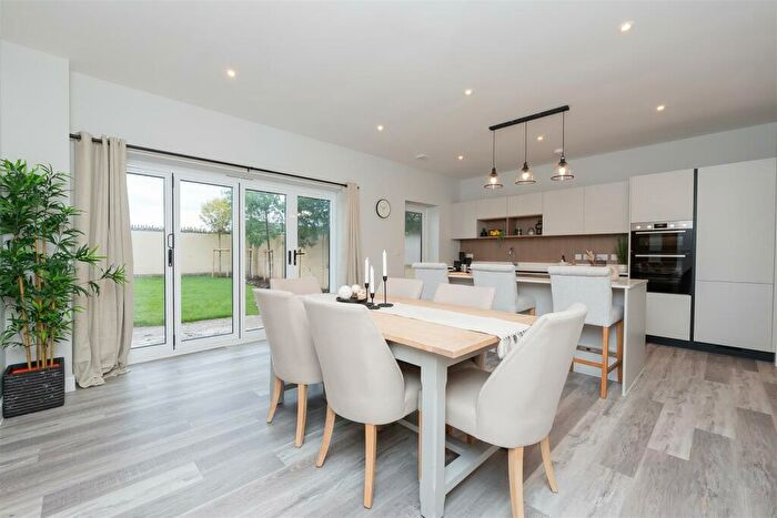 4 Bedroom Detached House For Sale In Westleigh Road, Westerleigh, Bristol, BS37