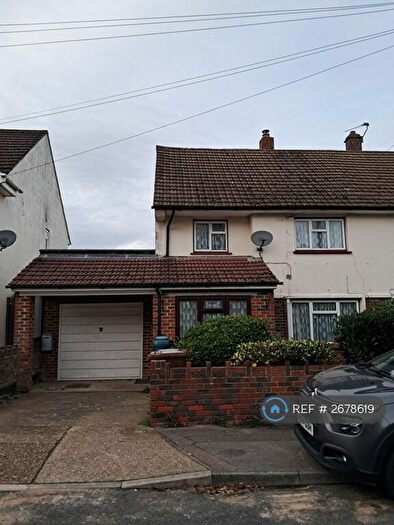 3 Bedroom Semi Detached House To Rent In Savage Road, Chatham, ME5