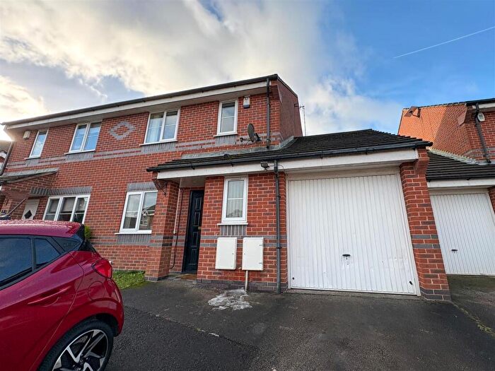 3 Bedroom House For Sale In Poolfields Court, Brown Edge, Stoke-On-Trent, ST6