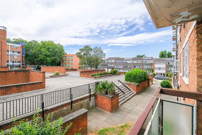 2 Bedroom Flat For Sale In Gardner Close, London, E11
