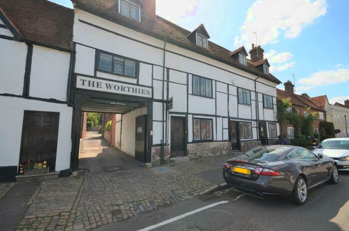 3 Bedroom Cottage To Rent In High Street, Old Amersham, HP7