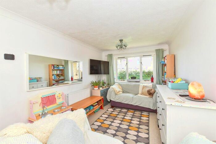 2 Bedroom Flat For Sale In Horse Sands Close, Southsea, Hampshire, PO4