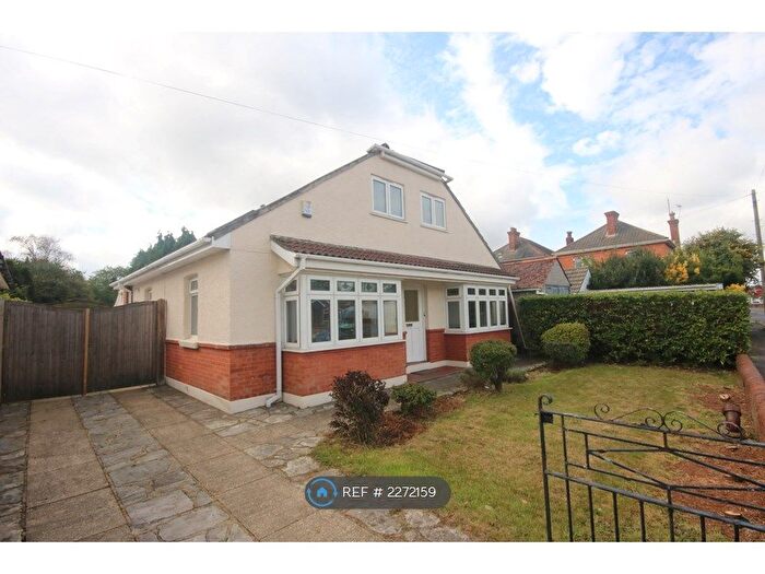 7 Bedroom Bungalow To Rent In Namu Road, Bournemouth, BH9