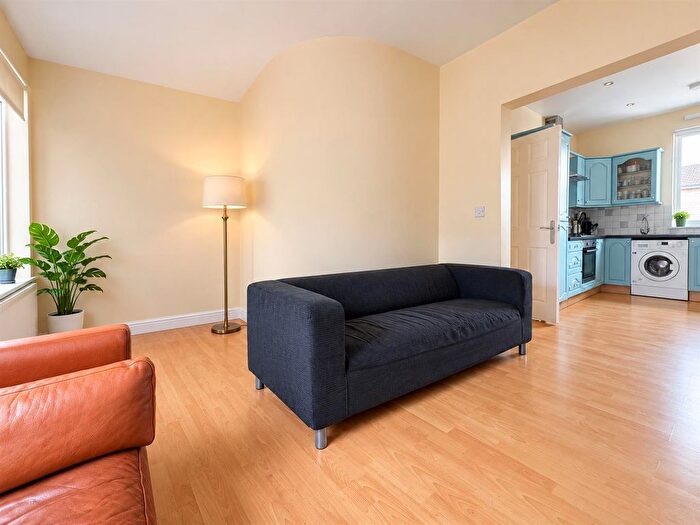 2 Bedroom Flat To Rent In Moy Road, Roath, CF24