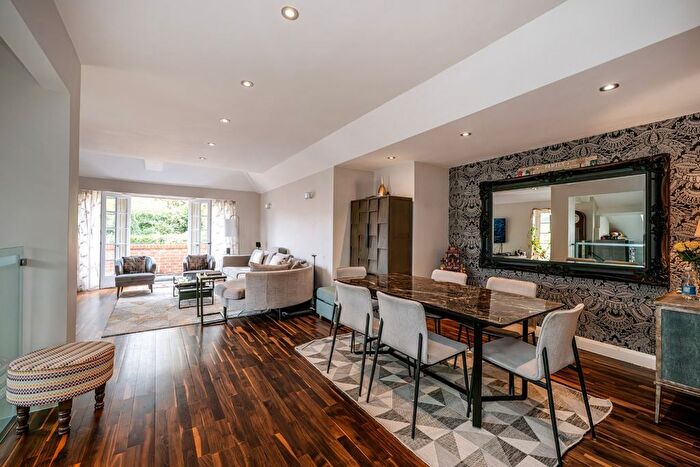 3 Bedroom Flat To Rent In Redington Road, Hampstead, London, NW3