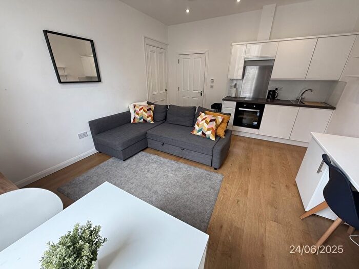 1 Bedroom Flat To Rent In Crown Street, First Floor Left, Aberdeen, Aberdeenshire, AB11