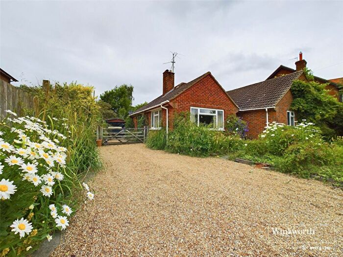 3 Bedroom Bungalow For Sale In Goodboys Lane, Grazeley Green, Reading, Berkshire, RG7