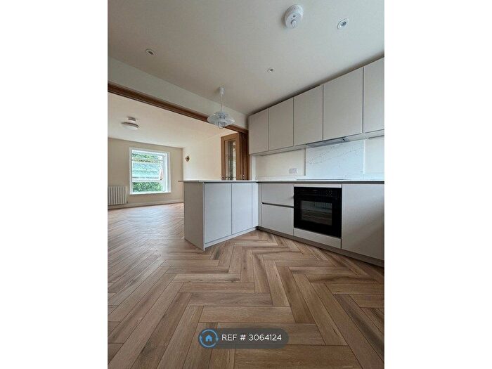 3 Bedroom Maisonette To Rent In Cotelands, Croydon, CR0