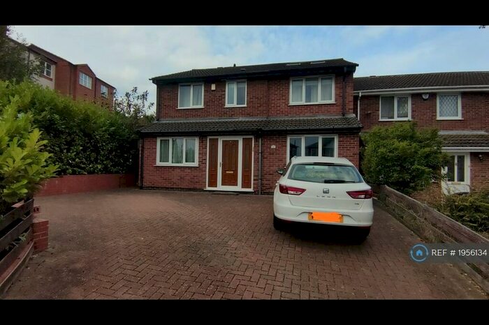 4 Bedroom Detached House To Rent In Sandhurst Road, Leicester, LE3