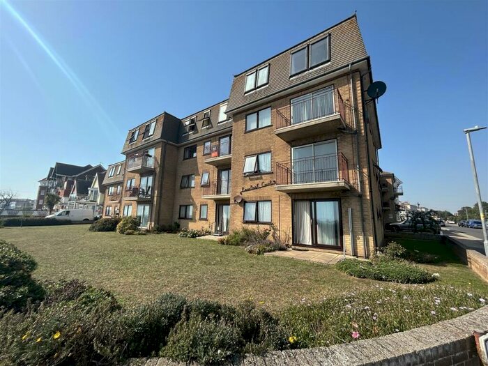 2 Bedroom Flat To Rent In Rose Bank Court, Marine Parade East, Clacton-On-Sea, CO15
