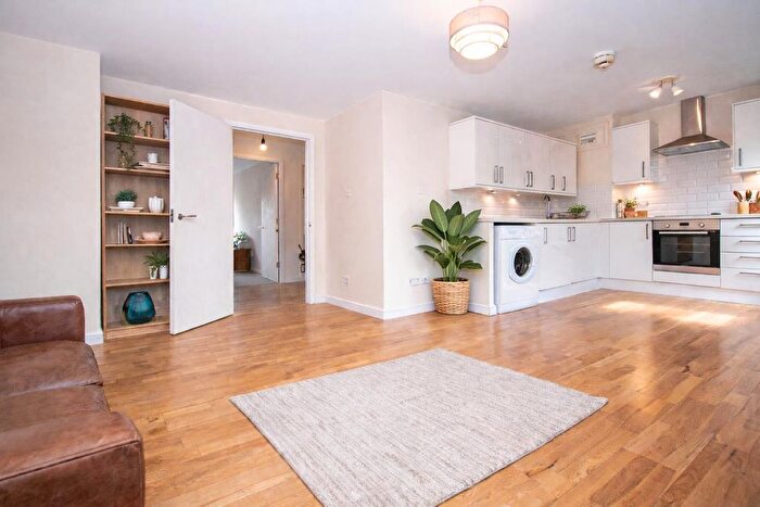 2 Bedroom Flat To Rent In Cremer Street, London, E2