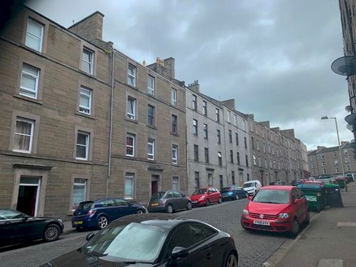 2 Bedroom Flat To Rent In Rosefield Street, Dundee, DD1
