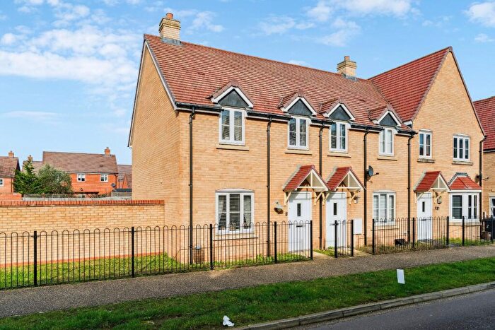 3 Bedroom End Of Terrace House For Sale In Sanger Avenue, Biggleswade, Bedfordshire, SG18