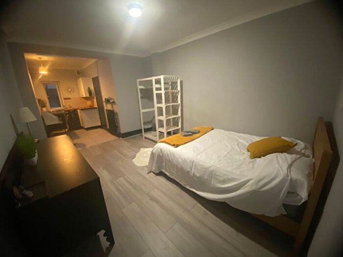 5 Bedroom Detached House To Rent In Brentmead Gardens, Park Royal, NW10