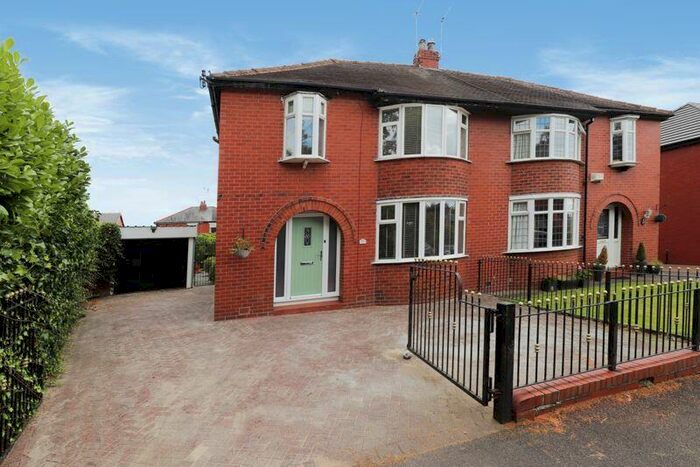 3 Bedroom Semi-Detached House To Rent In Mizpah Grove, Bury, BL8