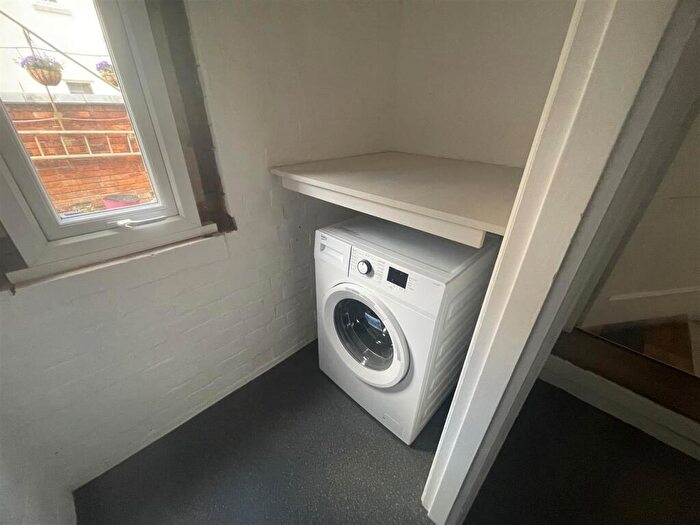 2 Bedroom Flat To Rent In Belgrave Road, Gloucester, GL1