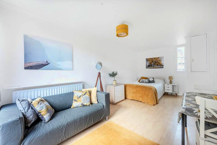Studio For Sale In Charlwood Street, Pimlico, London, SW1V