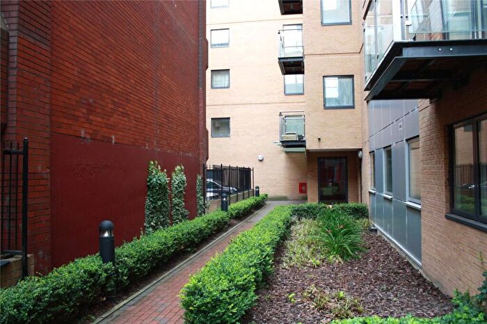 1 Bedroom Apartment To Rent In Icon House, Merchants Place, Reading, Berkshire, RG1