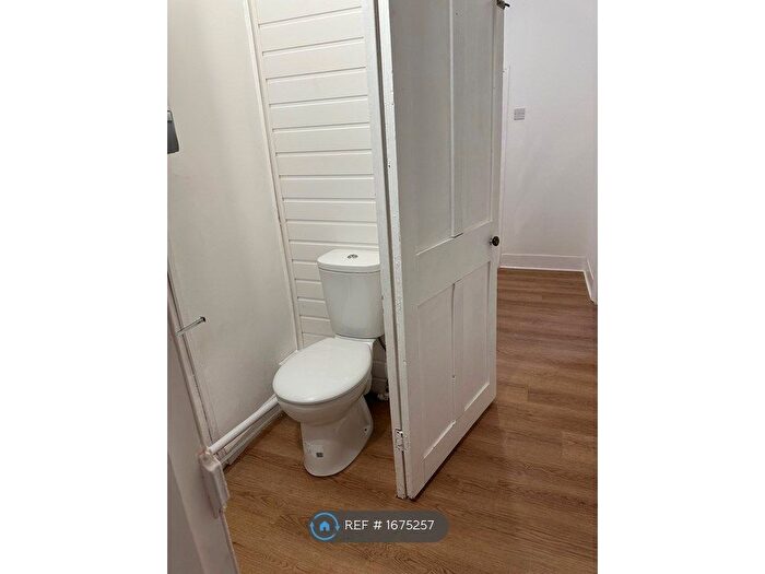 4 Bedroom Terraced House To Rent In Buckingham Street, Wolverton, Milton Keynes, MK12