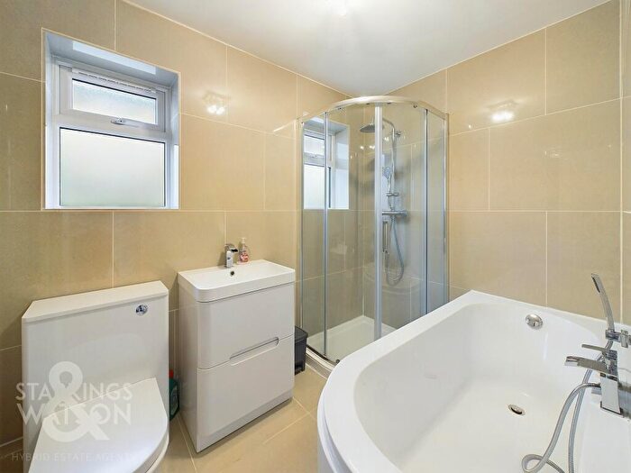 3 Bedroom Detached Bungalow For Sale In Woodbastwick Road, Blofield Heath, Norwich, NR13