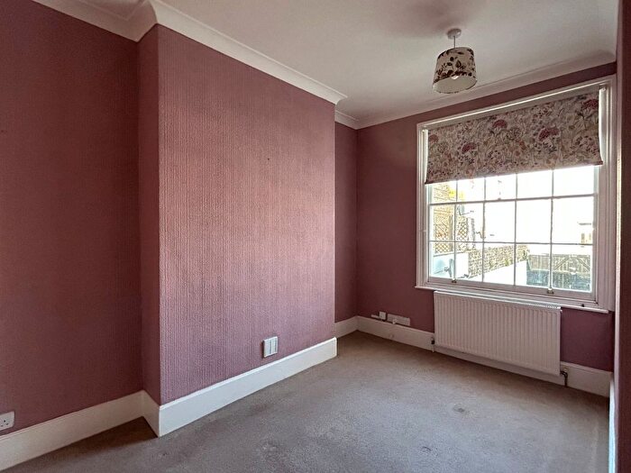 1 Bedroom Flat To Rent In Clifton Lawn, Ramsgate, Kent, CT11