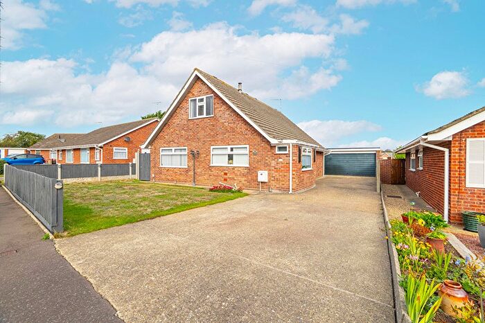 4 Bedroom Detached House For Sale In Reynolds Avenue, Caister-On-Sea, NR30
