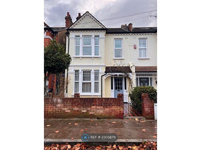 3 Bedroom Semi-Detached House To Rent In Robinson Road, London, SW17
