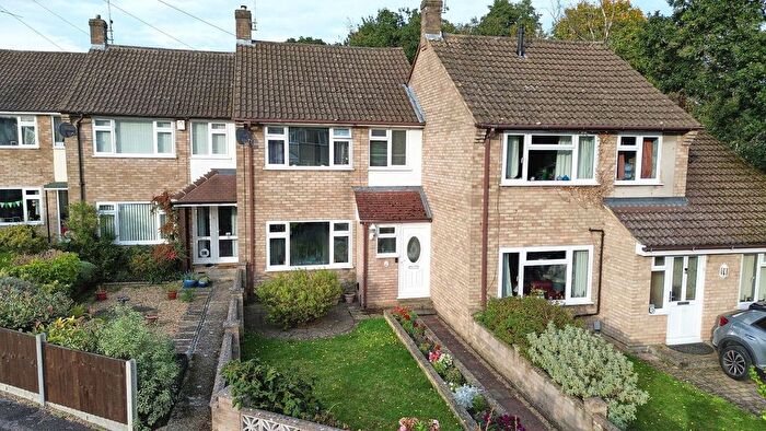 3 Bedroom Terraced House For Sale In Beechbrook Avenue, Yateley, GU46