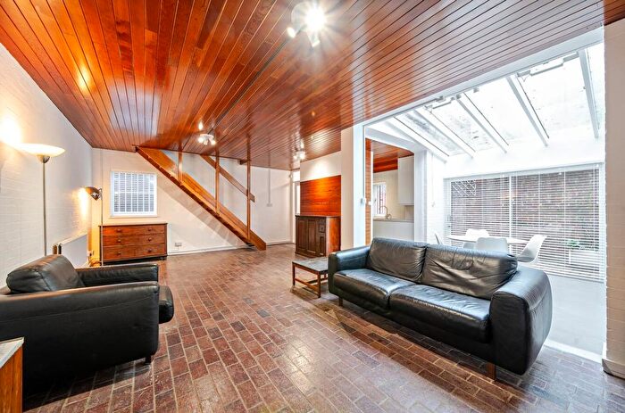 1 Bedroom Semi-Detached House To Rent In Copperbeech Close, Hampstead, NW3