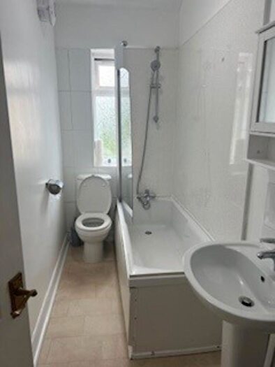 3 Bedroom End Of Terrace House To Rent In Wilford Lane, West Bridgford, NG2