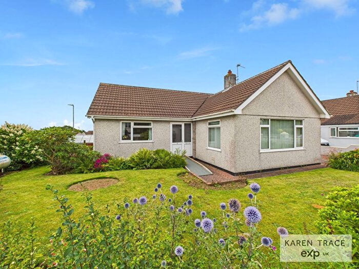 3 Bedroom Bungalow For Sale In Trevanion Road, Trewoon, PL25
