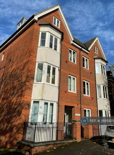 2 Bedroom Flat To Rent In College Road, Maidstone, ME15