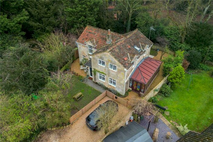 3 Bedroom Detached House For Sale In Loves Lane, Wingfield, BA14