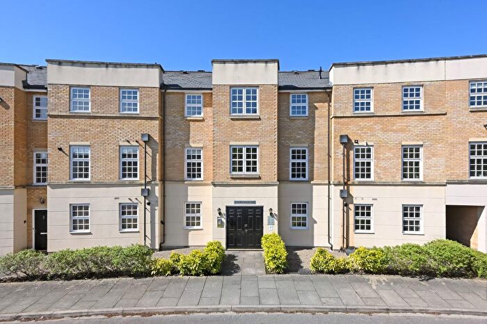 2 Bedroom Flat For Sale In Bishopfields Drive, Leeman Road, York, YO26