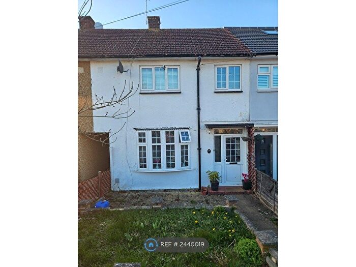 3 Bedroom Terraced House To Rent In Ellesborough Close, Watford, WD19