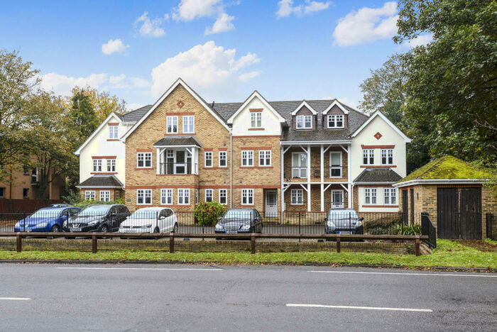 2 Bedroom Apartment To Rent In Haven Court, Esher, KT10