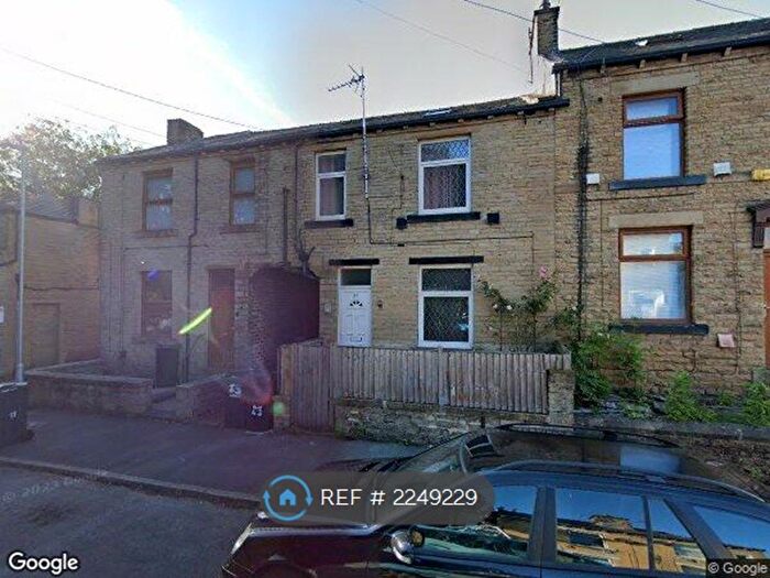 2 Bedroom Terraced House To Rent In Walker Terrace, Bradford, BD4